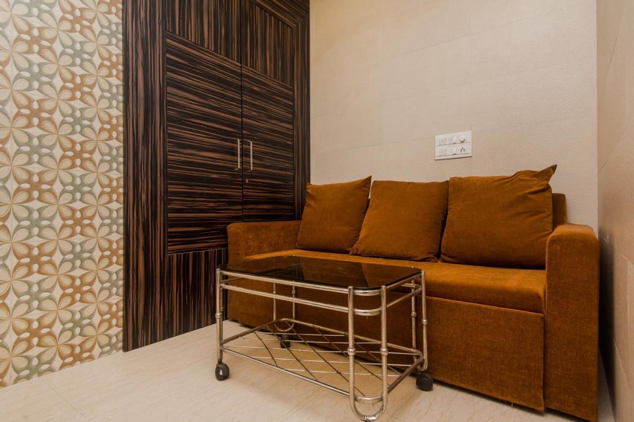 Oyo 6371 Hotel Abrol - Mumbai — Photos 1